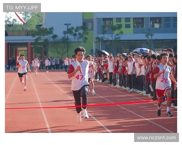 李强独家分享飞盘技巧与心得体会助你轻松掌握这项产品的乐趣与魅力